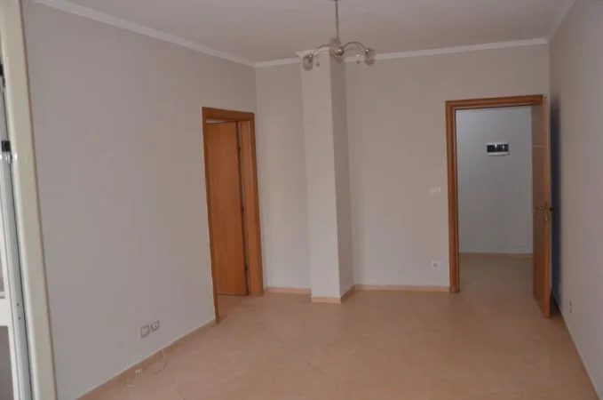 Tirane, jepet me qera apartament 1+1+Ballkon Kati 2, 56 m² 400 € (FRESKU)