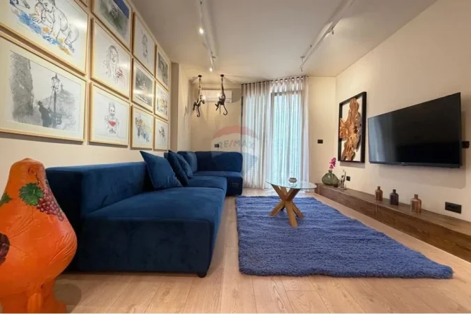 Tirane, jepet me qera apartament 1+1 , 75 m² 800 € (Ish Ekspozita, Tiranë)