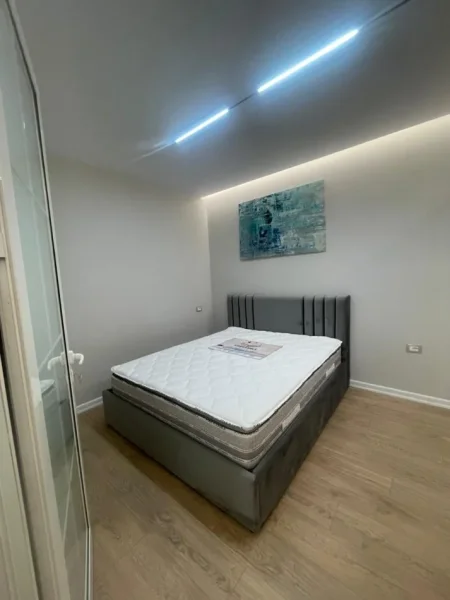 Tirane, shitet apartament 2+1+Ballkon Kati 5, 90 m² 235.000 € (RRUGA E BARRIKADAVE)