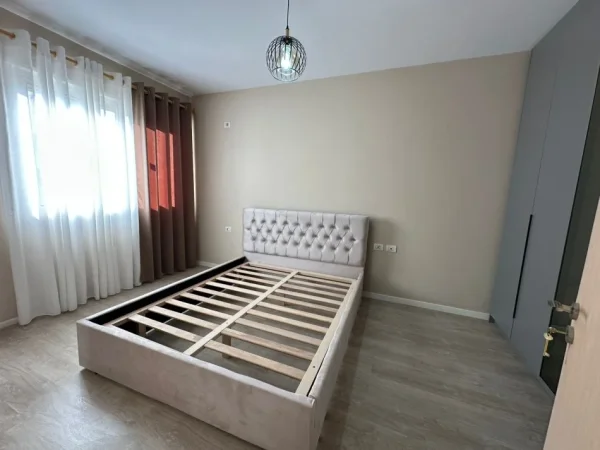 Tirane, shitet apartament 2+1+Ballkon Kati 3, 101 m² 168.000 € (PRANE BAR ALES)  UNA60845