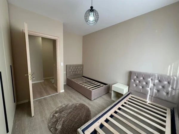 Tirane, shitet apartament 2+1+Ballkon Kati 3, 101 m² 168.000 € (PRANE BAR ALES)  UNA60845