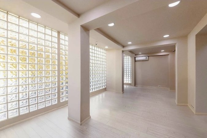 Tirane, jepet me qera ambjent biznesi , 120 m²