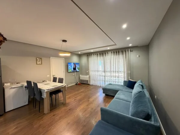 Tirane, jepet me qera apartament 2+1 Kati 5, 90 m² 750 € (Concord Center.)