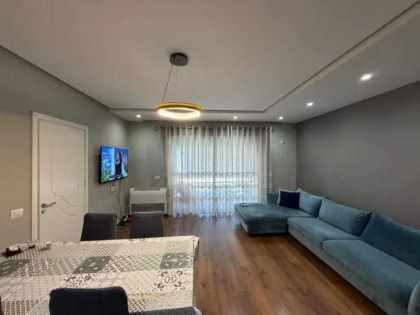 Tirane, jepet me qera apartament 2+1 Kati 5, 90 m² 750 € (Concord Center.)