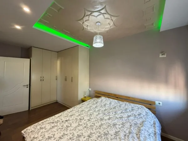 Tirane, jepet me qera apartament 2+1 Kati 5, 90 m² 750 € (Concord Center.)