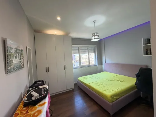 Tirane, jepet me qera apartament 2+1 Kati 5, 90 m² 750 € (Concord Center.)