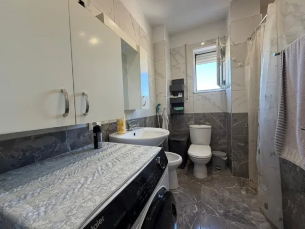 Tirane, jepet me qera apartament 2+1 Kati 5, 90 m² 750 € (Concord Center.)