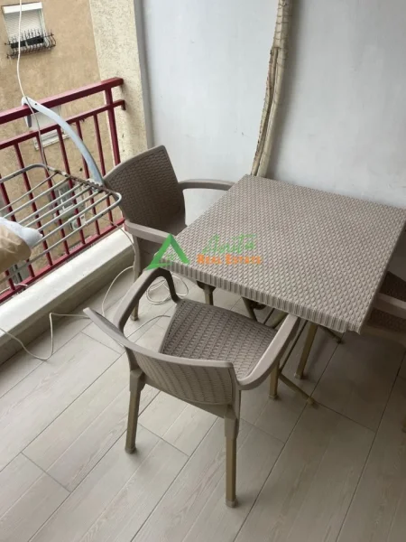 Tirane, jepet me qera apartament 1+1+Ballkon Kati 4, 74 m² 600 € (Afer Shkollese se Kuqe)