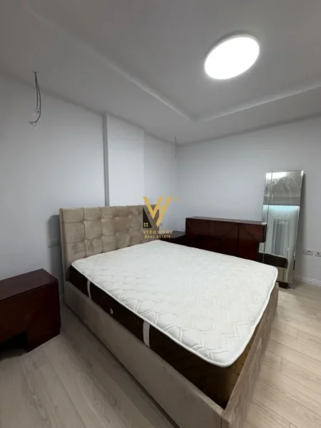 Tirane, jepet me qera apartament 2+1+Ballkon Kati 3, 100 m² 1.000 € (MYSLYM SHYRI)