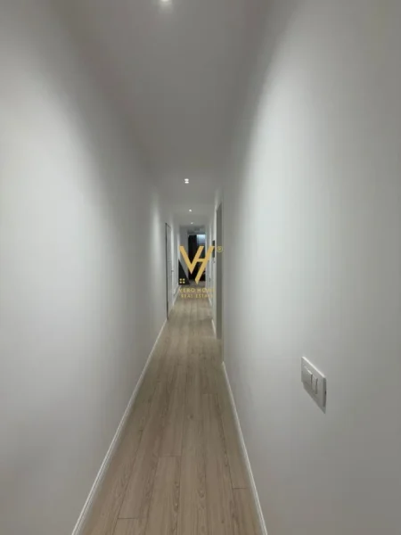 Tirane, jepet me qera apartament 2+1+Ballkon Kati 3, 100 m² 1.000 € (MYSLYM SHYRI)