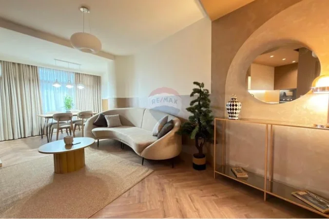 Tirane, jepet me qera 1+1 , 54 m² 900 € 