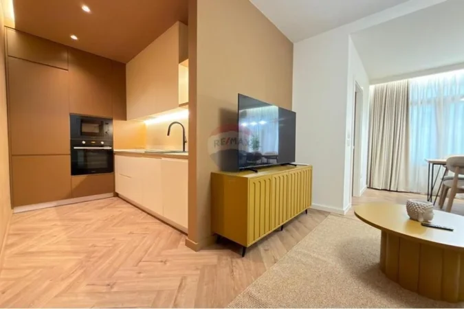 Tirane, jepet me qera 1+1 , 54 m² 900 € 