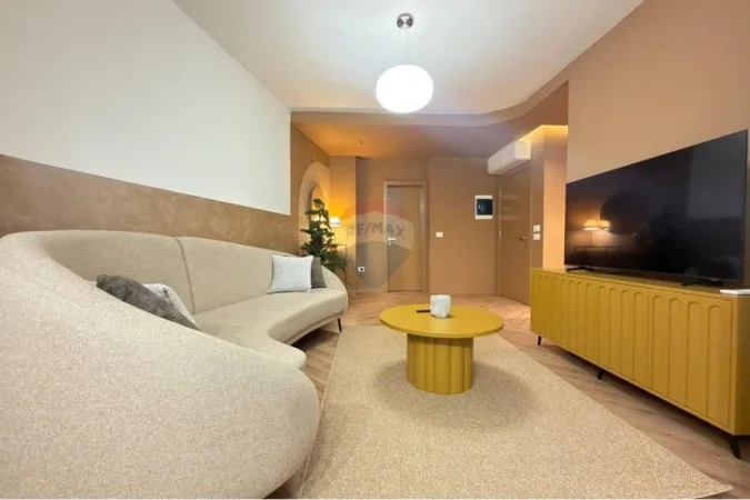 Tirane, jepet me qera 1+1 , 54 m² 900 € 