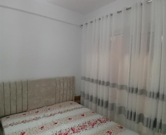 Tirane, jepet me qera apartament 1+1+Ballkon Kati 7, 48 m² 400 € (ALI DEMI)