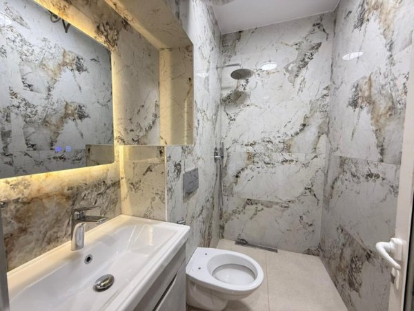 Tirane, shes apartament 2+1 Kati 4, 90 m² 245.000 € (Rruga e Barrikadave)