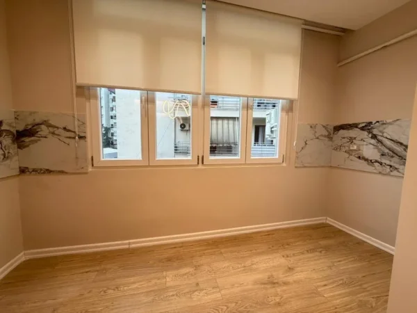 Tirane, shes apartament 2+1 Kati 4, 90 m² 245.000 € (Rruga e Barrikadave)