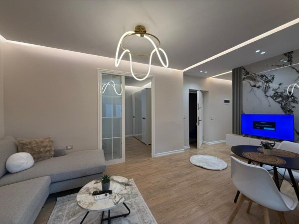 Tirane, shes apartament 2+1 Kati 4, 90 m² 245.000 € (Rruga e Barrikadave)