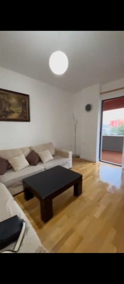 Tirane, jepet me qera apartament 2+1+Garazh, Kati 4, 100 m² 600 € (Prane Resorant Fish Time, Astir, Tirane.)