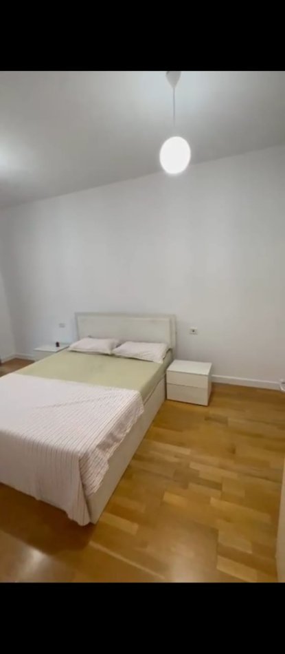 Tirane, jepet me qera apartament 2+1+Garazh, Kati 4, 100 m² 600 € (Prane Resorant Fish Time, Astir, Tirane.)