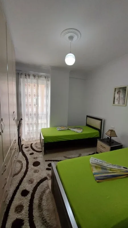 Tirane, jepet me qera apartament 2+1 Kati 2, 100 m² 720 € (Kompleksi Gener 2, Rruga Jordan Misja, Tirane.)