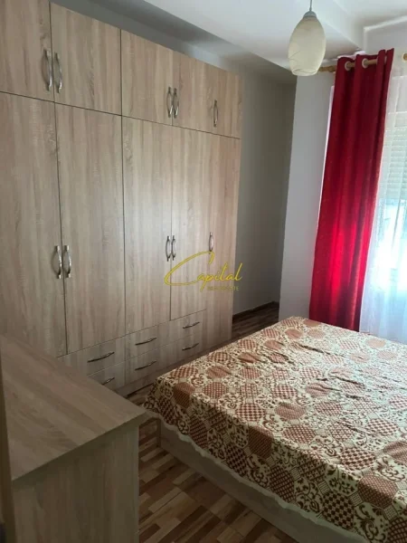 Tirane, jepet me qera apartament 1+1 Kati 4, 70 m² 500 € (KOMPLEKSI GOLDEN PARK)
