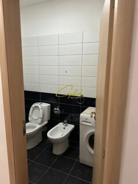 Tirane, jepet me qera apartament 1+1 Kati 4, 70 m² 500 € (KOMPLEKSI GOLDEN PARK)