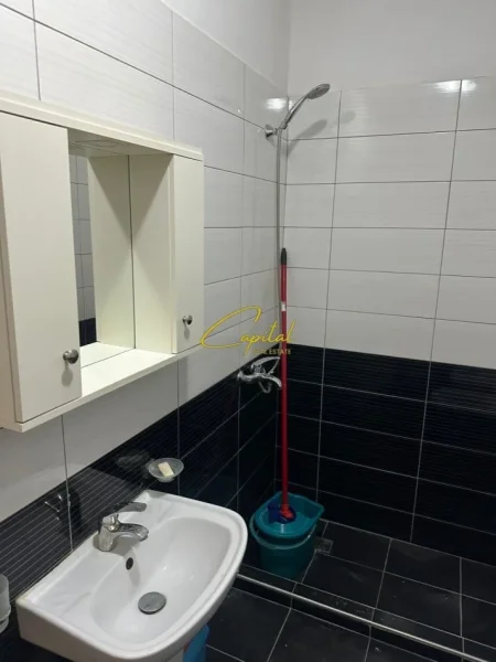 Tirane, jepet me qera apartament 1+1 Kati 4, 70 m² 500 € (KOMPLEKSI GOLDEN PARK)