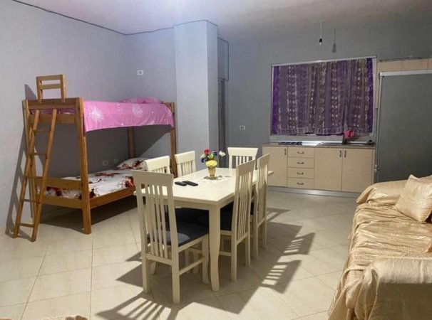 Tirane, shitet apartament 1+1 Kati 4, 130.000 € 