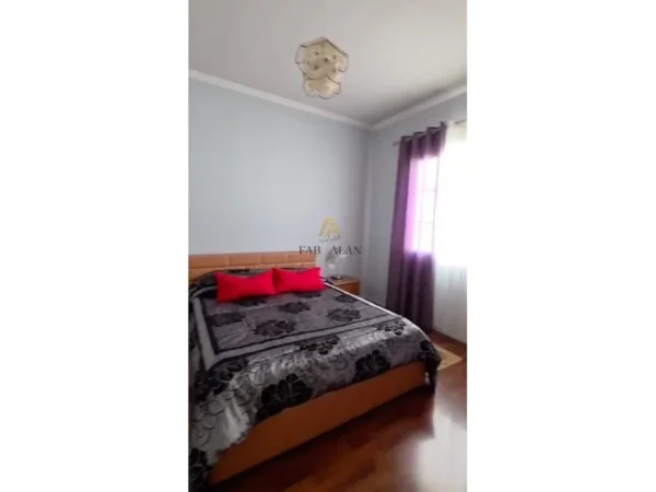 Tirane, shitet Vile 4+1 Kati 3, 650.000 € 