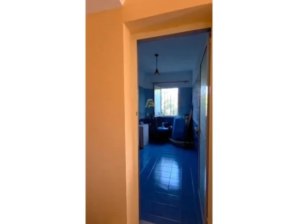 Tirane, shitet Vile 4+1 Kati 3, 650.000 € 