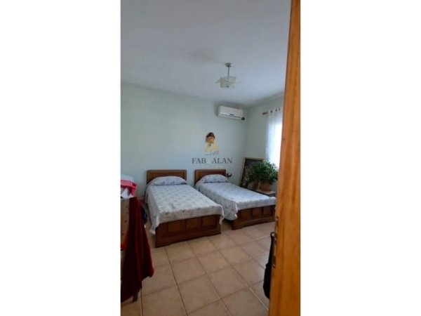 Tirane, shitet Vile 4+1 Kati 3, 650.000 € 