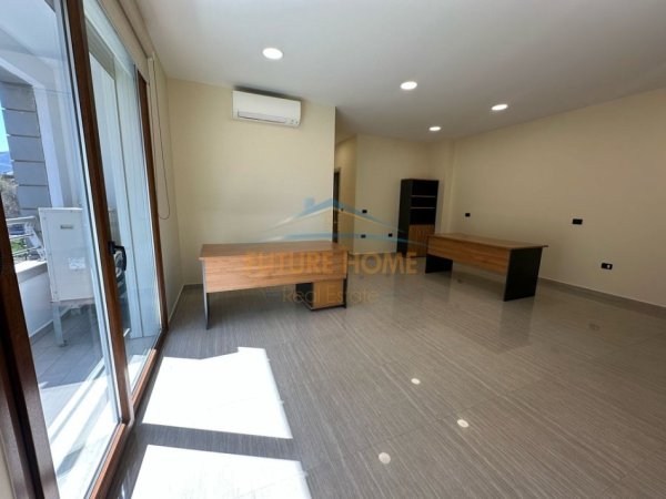 Tirane, jepet me qera zyre Kati 1, 89 m² 1.400 € (BULEVARDI GJERGJ FISHTA)