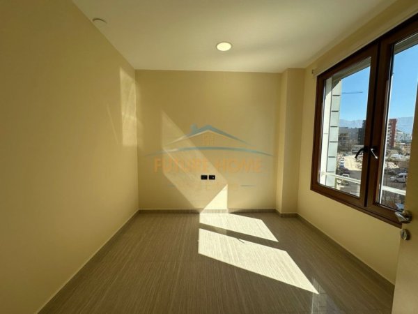 Tirane, jepet me qera zyre Kati 1, 89 m² 1.400 € (BULEVARDI GJERGJ FISHTA)