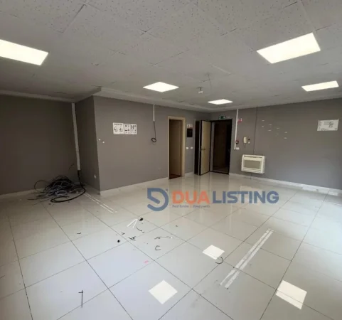 Tirane, jepet me qera zyre Kati 5, 210 m² 3.150 € (Blloku)