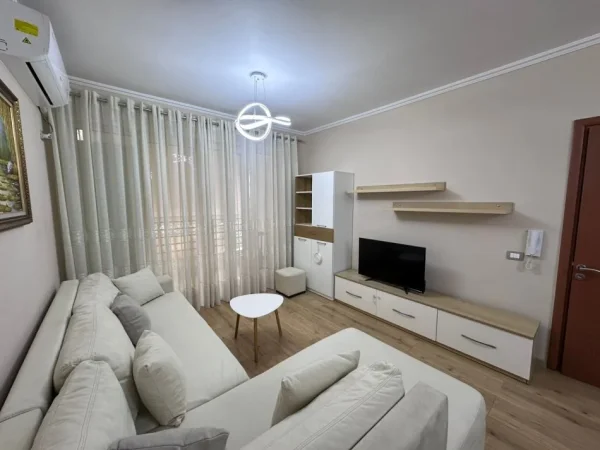 Tirane, jepet me qera apartament 1+1 Kati 2, 70 m² 400 € (Yzberisht)