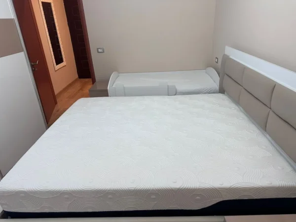 Tirane, jepet me qera apartament 1+1 Kati 2, 70 m² 400 € (Yzberisht)