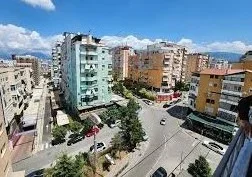 Tirane, shitet apartament 1+1 Kati 1, 53 m² 145.000 € (komuna parisit)