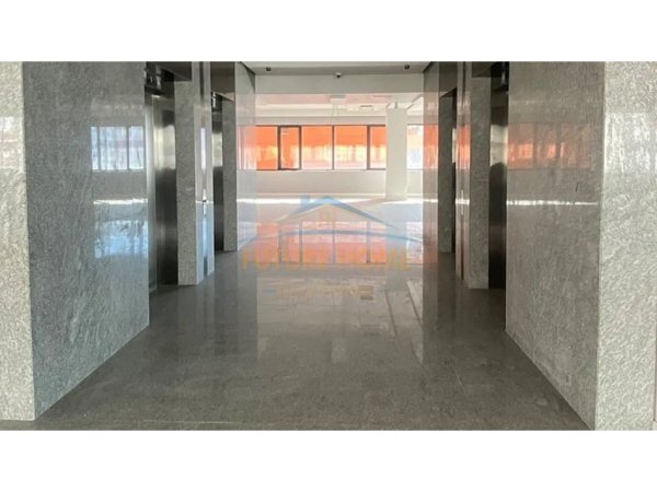 Tirane, jepet me qera zyre Kati 3, 972 m² 17.000 € (KOMPLEKSI DELIJORGJI)
