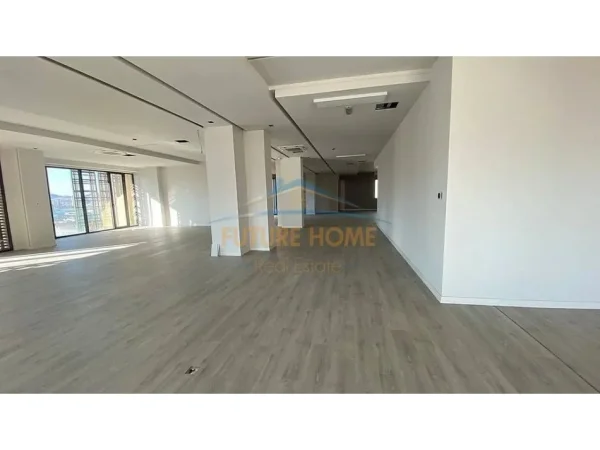 Tirane, jepet me qera zyre Kati 3, 972 m² 17.000 € (KOMPLEKSI DELIJORGJI)