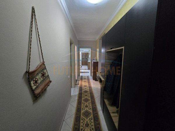 Tirane, shitet apartament 2+1+Ballkon Kati 8, 103 m² 