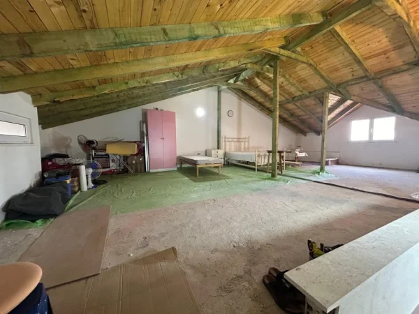 Durres, shitet apartament duplex 3+1+Aneks Kati 3, 120 m² 150.000 € (Rruga Pavaresia)