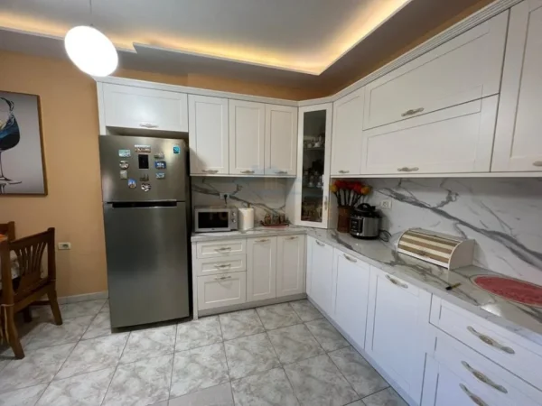 Tirane, shes apartament 2+1+Ballkon Kati 2, 69 m² 145.000 €