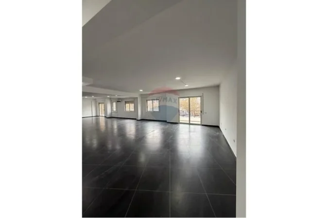 Tirane, shitet apartament 4+1 Kati 1, 243 m² 465.000 € (Rruga Don Bosko, Tiranë(ID: 530591002-27)