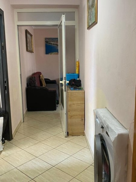 Tirane, shitet apartament 1+1+Ballkon Kati 4, 47 m² 75.000 € (afer Shkolles “Bajram Curri”)
