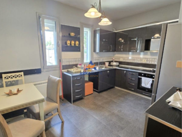 Tirane, jepet me qera Dublex Kati 2, 140 m² 1.000 € 