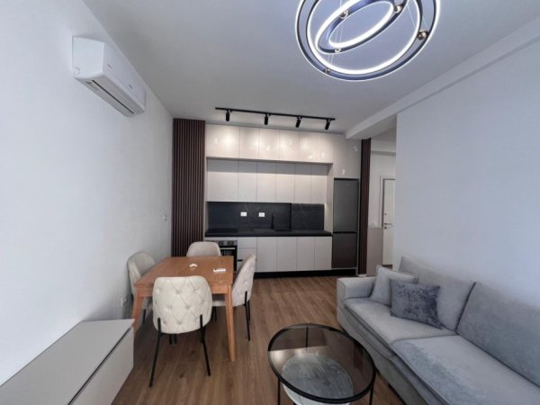 Tirane, jepet me qera apartament 1+1+Ballkon Kati 3, 60 m² 450 € (Ali Dem)