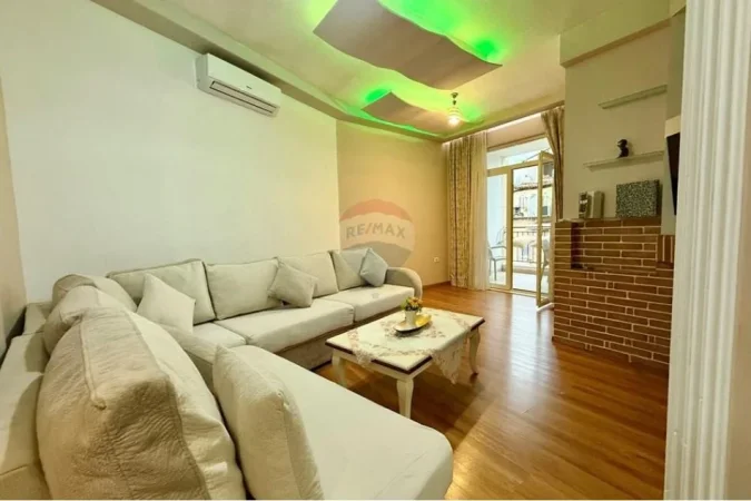 Tirane, jepet me qera apartament 1+1 Kati 4, 75 m² 60.000 € (Rruga Thanas Ziko)