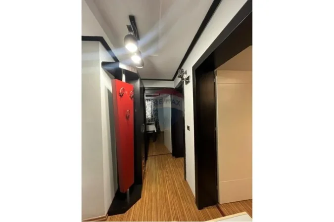 Tirane, jepet me qera apartament 1+1 , 65 m² 800 € (Bllok,pran Yogurteria)