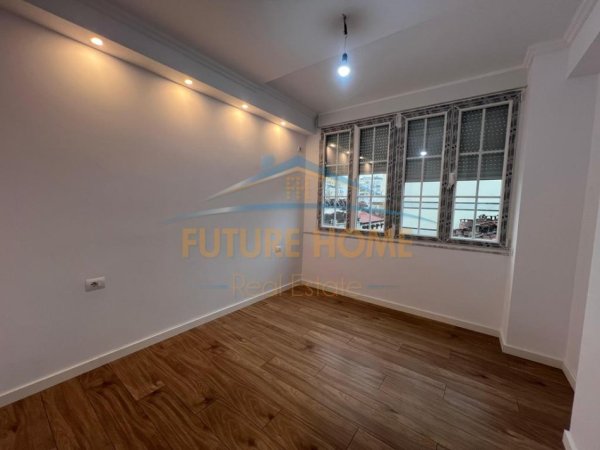 Tirane, shitet apartament 2+1+2 Kati 4, 75 m² 240.000 €