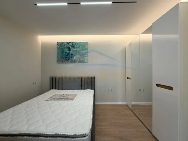 Tirane, shes apartament 2+1+Ballkon Kati 4, 90 m² 235.000 € (RRUGA E BARRIKADAVE)